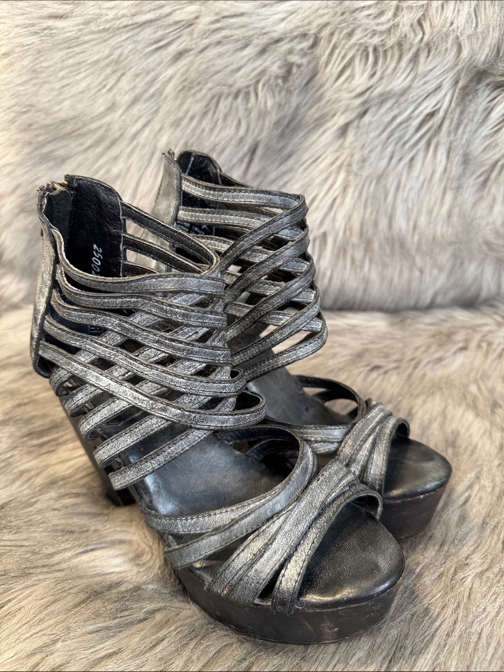 Freebird by Steven Costa Strappy Metallic Gray Platform Heels Size 7 - Picture 10 of 11